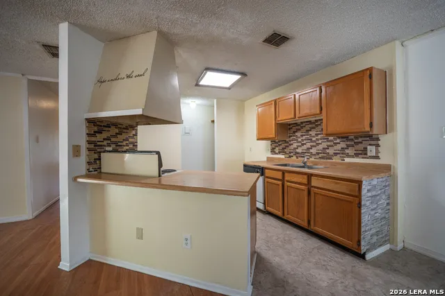 1302 Coldwater Dr San Antonio, TX 78245