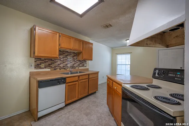 1302 Coldwater Dr San Antonio, TX 78245