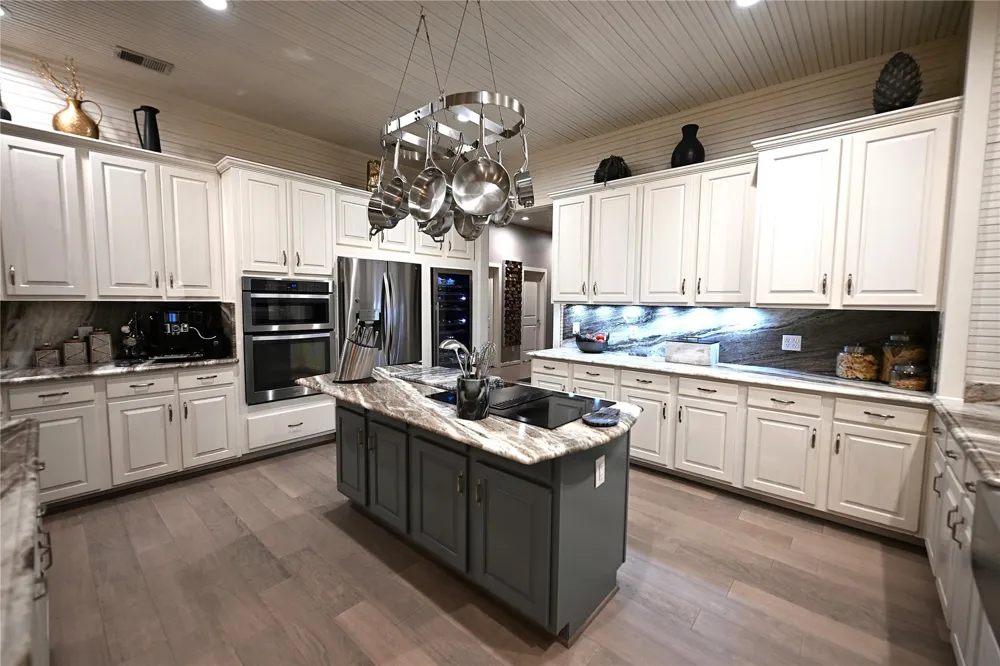 38 Fairway Park Montgomery, TX 77356