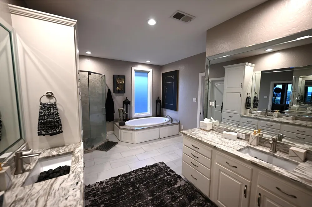 38 Fairway Park Montgomery, TX 77356