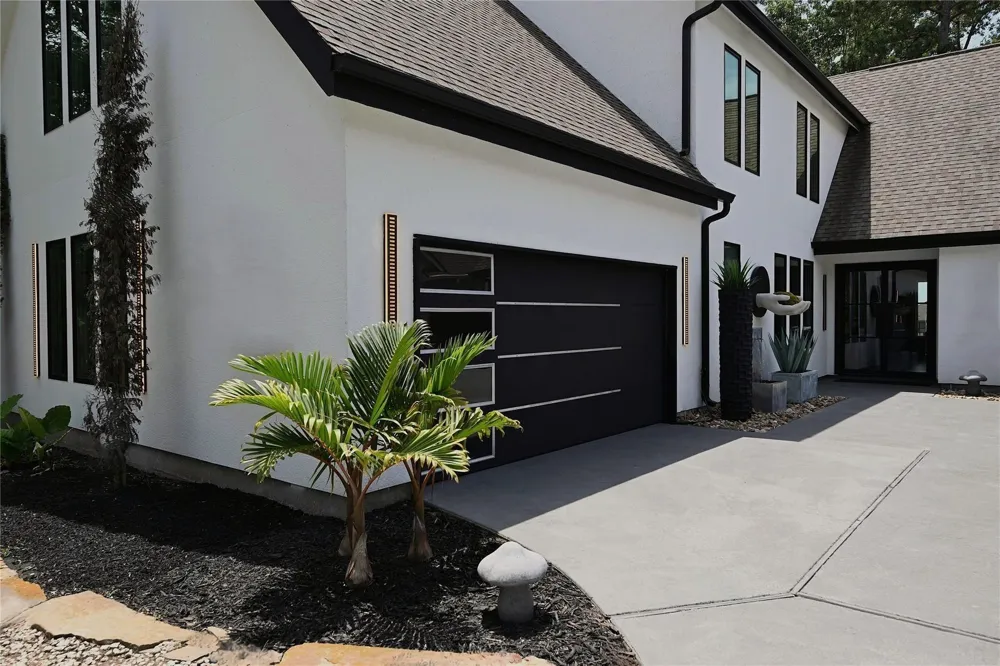 38 Fairway Park Montgomery, TX 77356