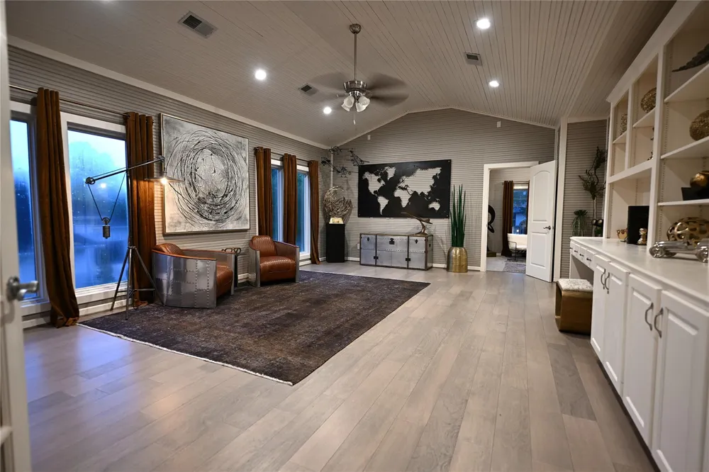 38 Fairway Park Montgomery, TX 77356