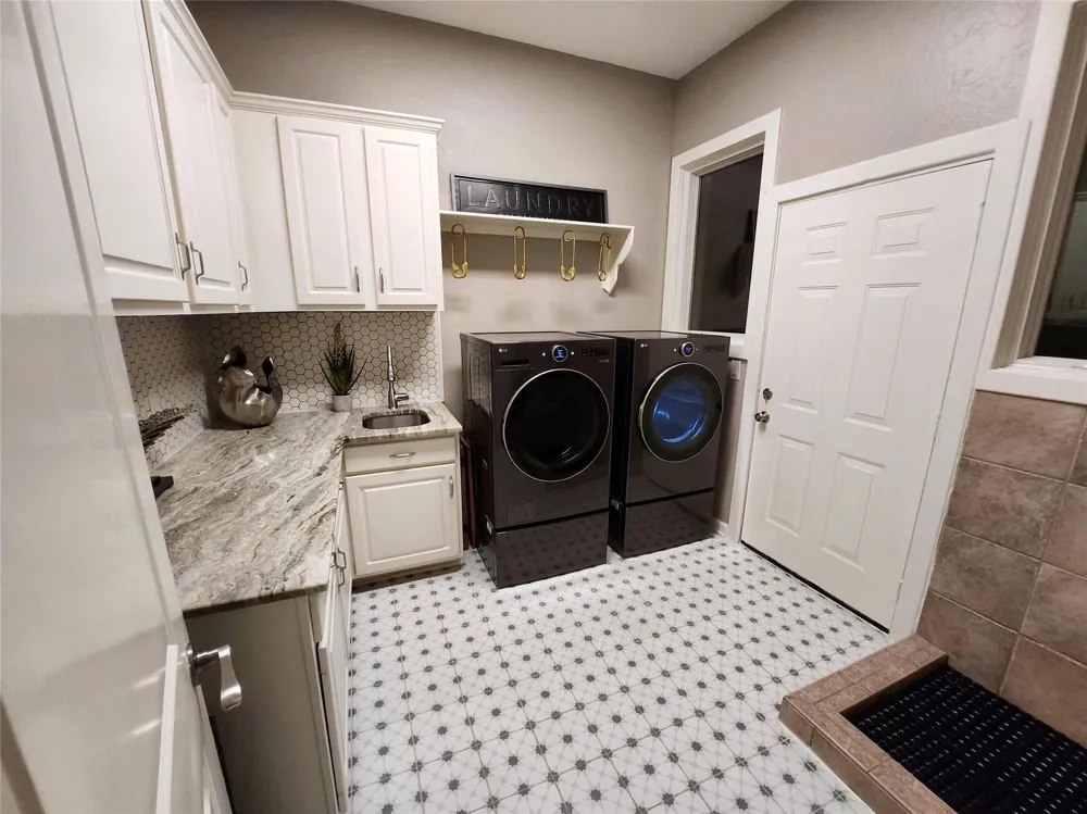 38 Fairway Park Montgomery, TX 77356