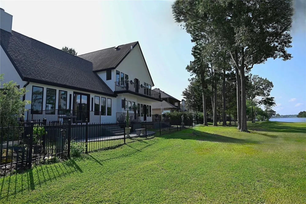 38 Fairway Park Montgomery, TX 77356