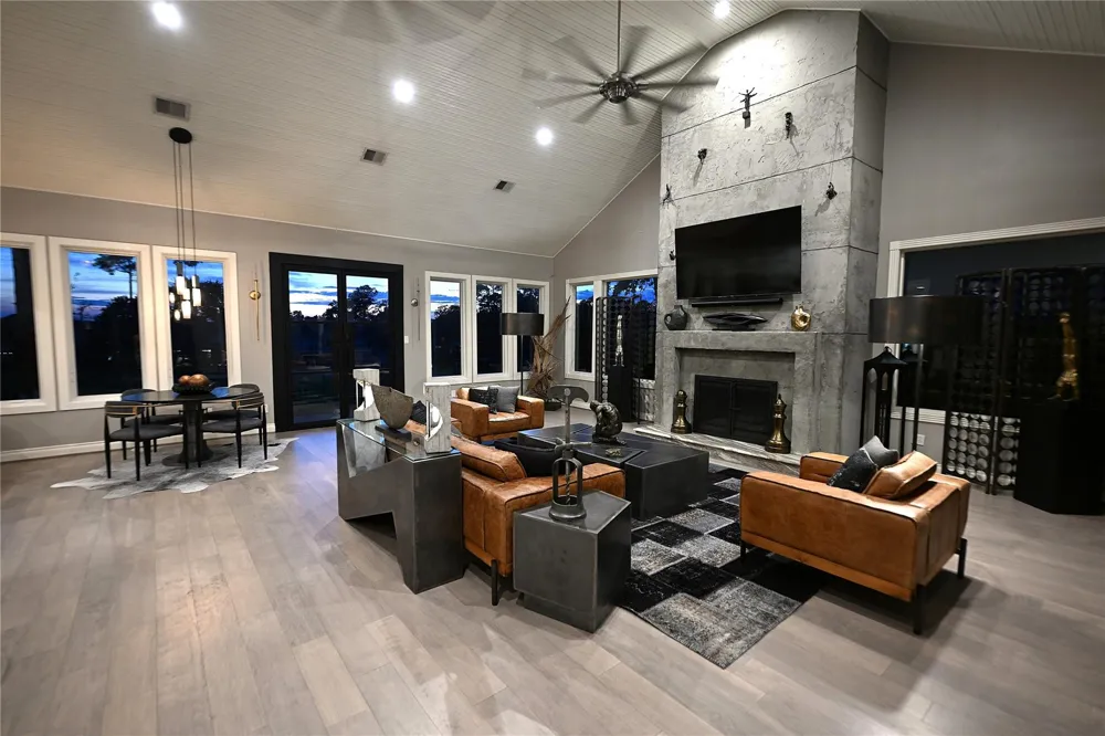 38 Fairway Park Montgomery, TX 77356