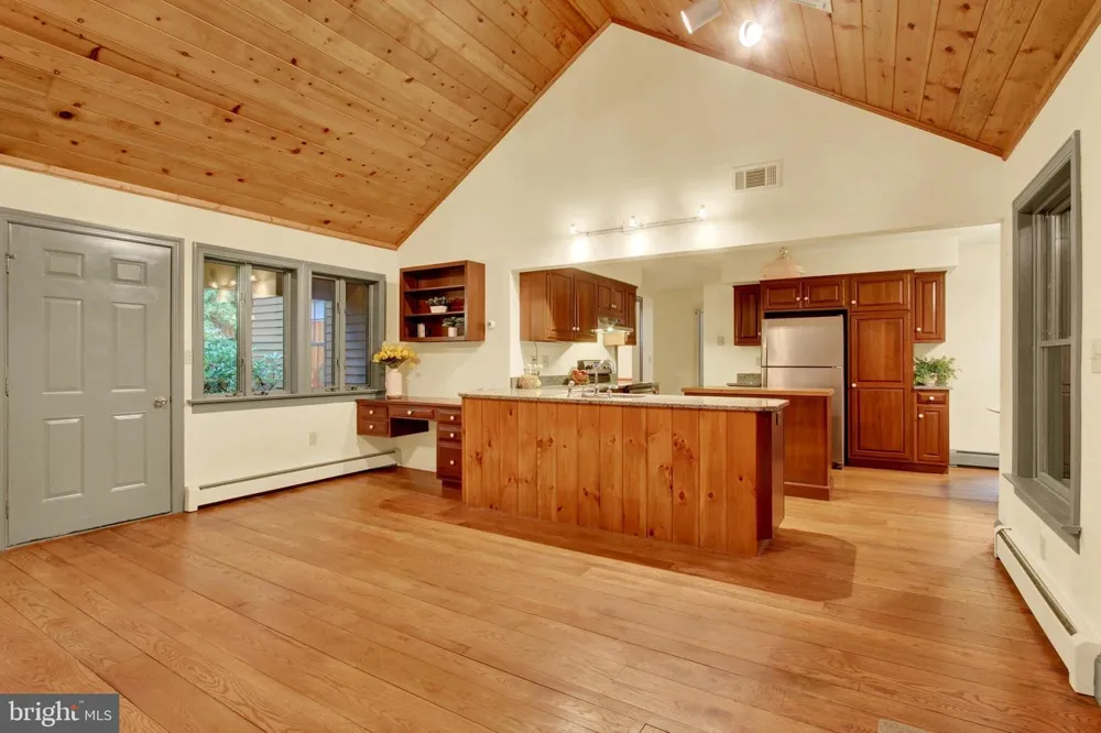 862 LAUREL WOODS LANE Hanover, PA 17331