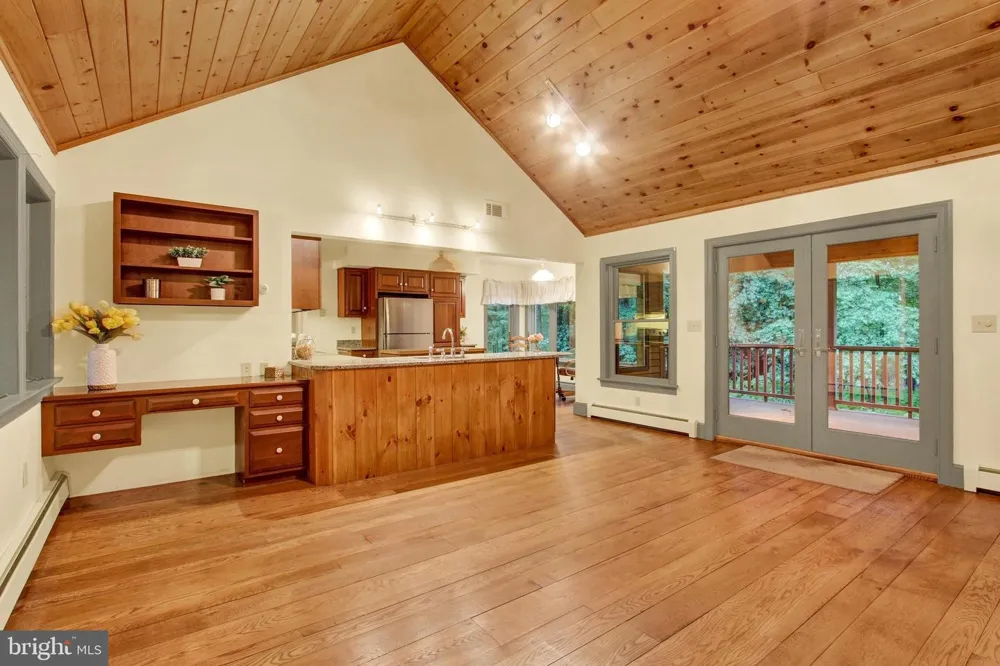 862 LAUREL WOODS LANE Hanover, PA 17331