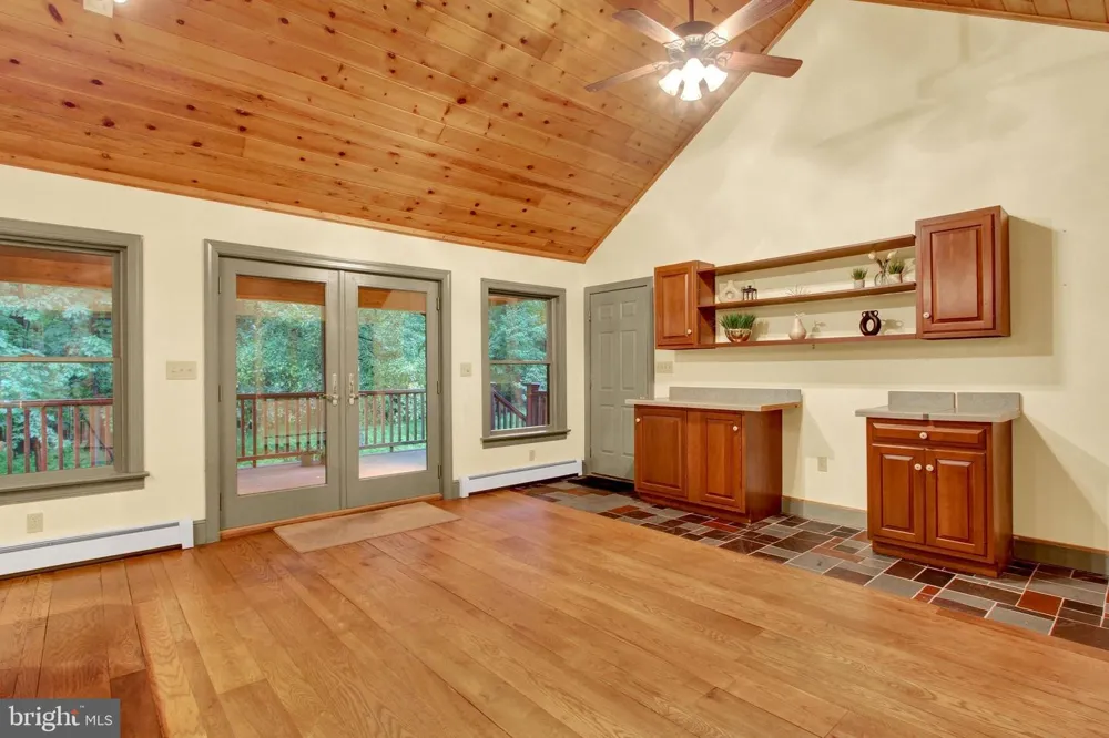 862 LAUREL WOODS LANE Hanover, PA 17331
