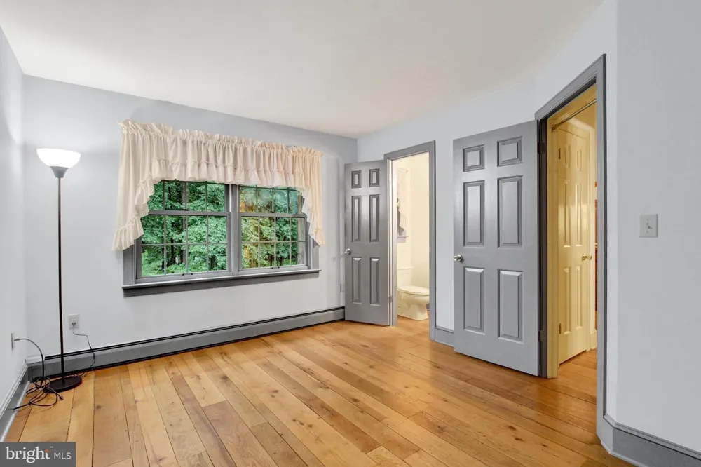 862 LAUREL WOODS LANE Hanover, PA 17331
