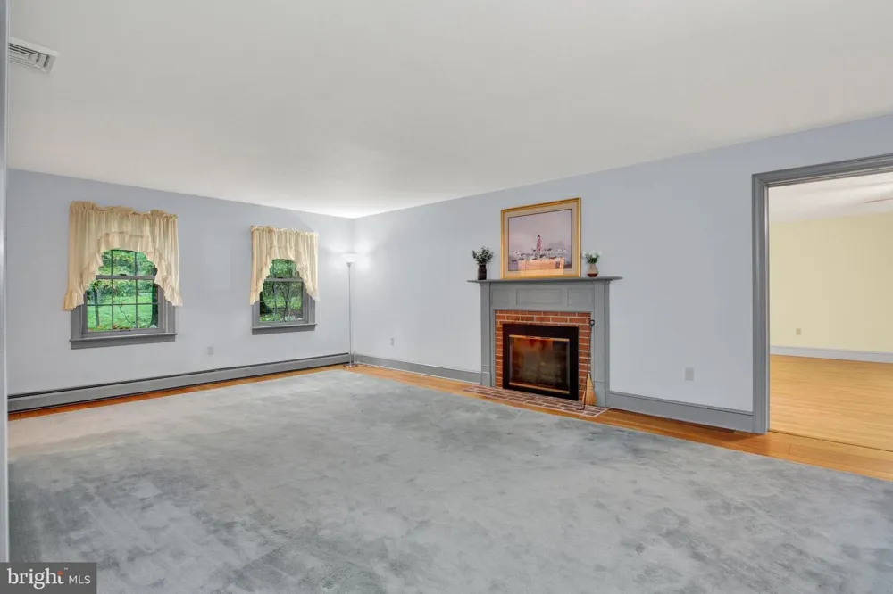 862 LAUREL WOODS LANE Hanover, PA 17331