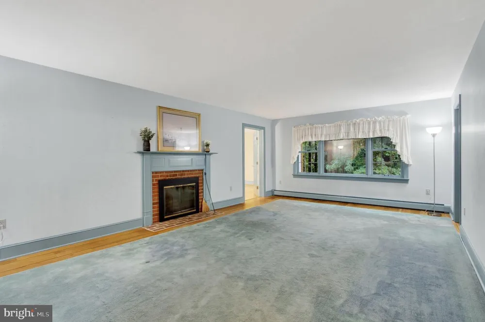 862 LAUREL WOODS LANE Hanover, PA 17331