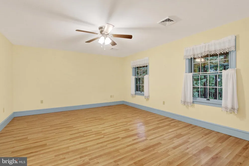 862 LAUREL WOODS LANE Hanover, PA 17331