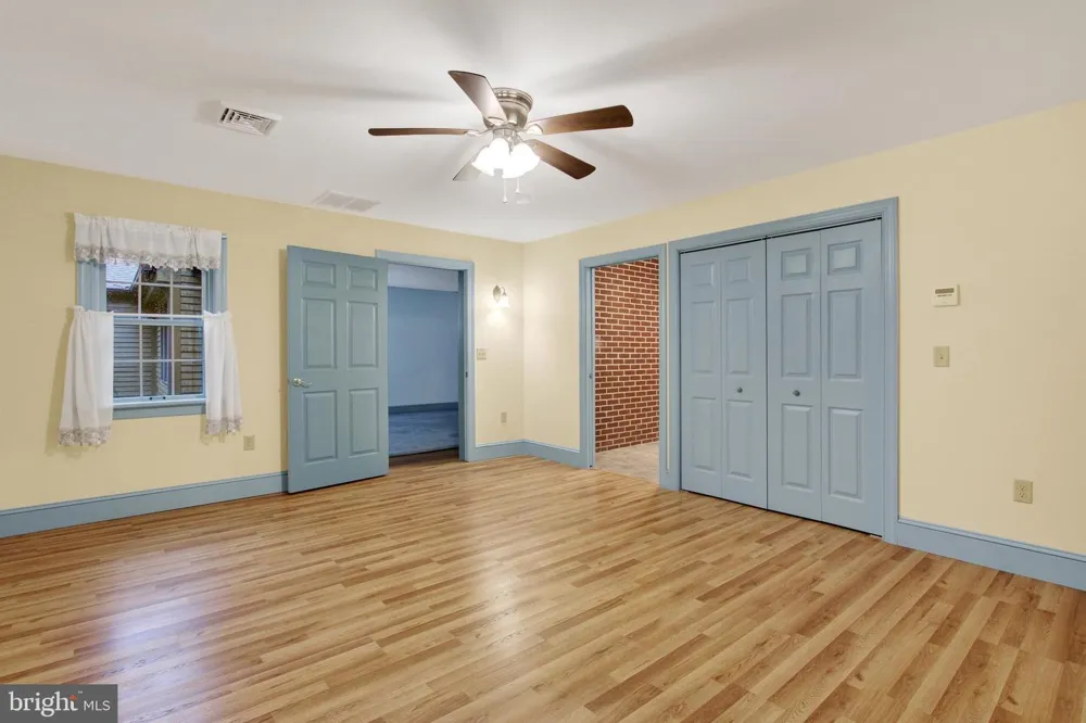 862 LAUREL WOODS LANE Hanover, PA 17331