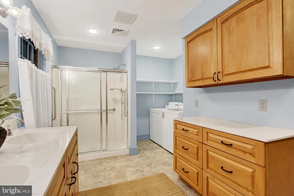 862 LAUREL WOODS LANE Hanover, PA 17331