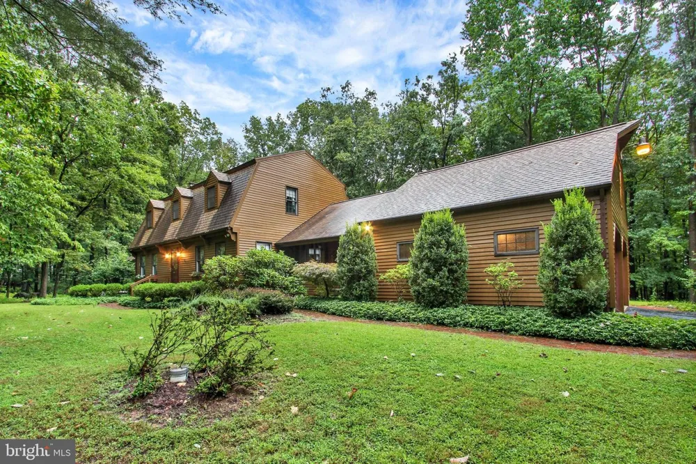 862 LAUREL WOODS LANE Hanover, PA 17331