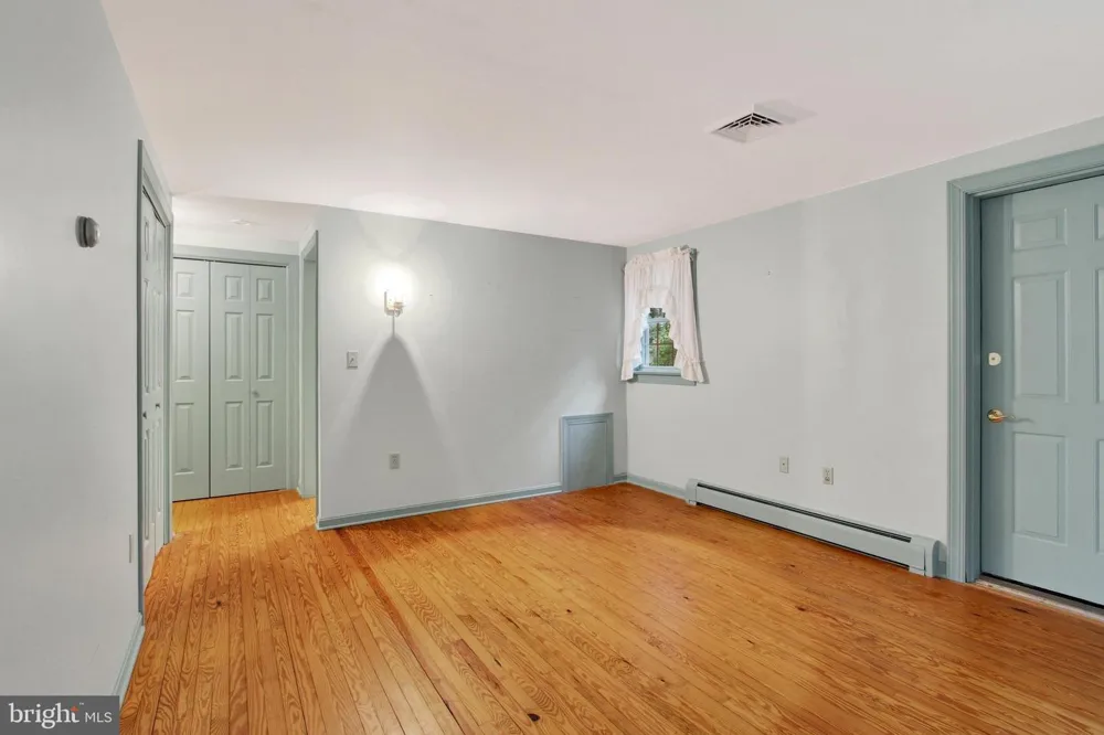 862 LAUREL WOODS LANE Hanover, PA 17331