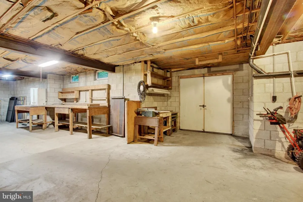 862 LAUREL WOODS LANE Hanover, PA 17331