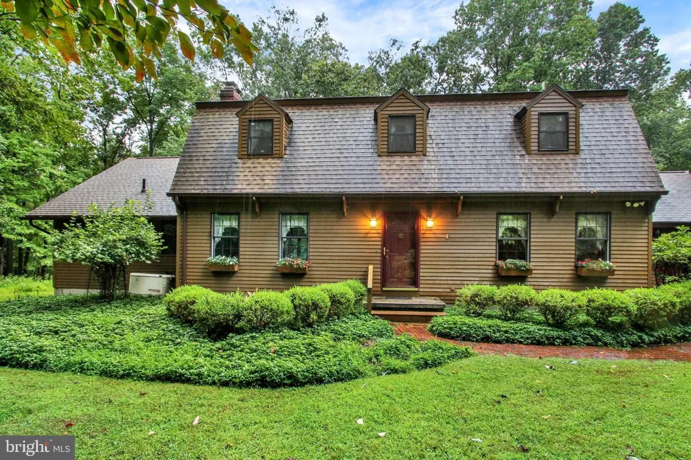 862 LAUREL WOODS LANE Hanover, PA 17331