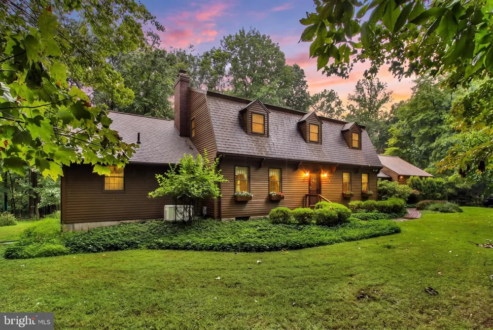 862 LAUREL WOODS LANE Hanover, PA 17331