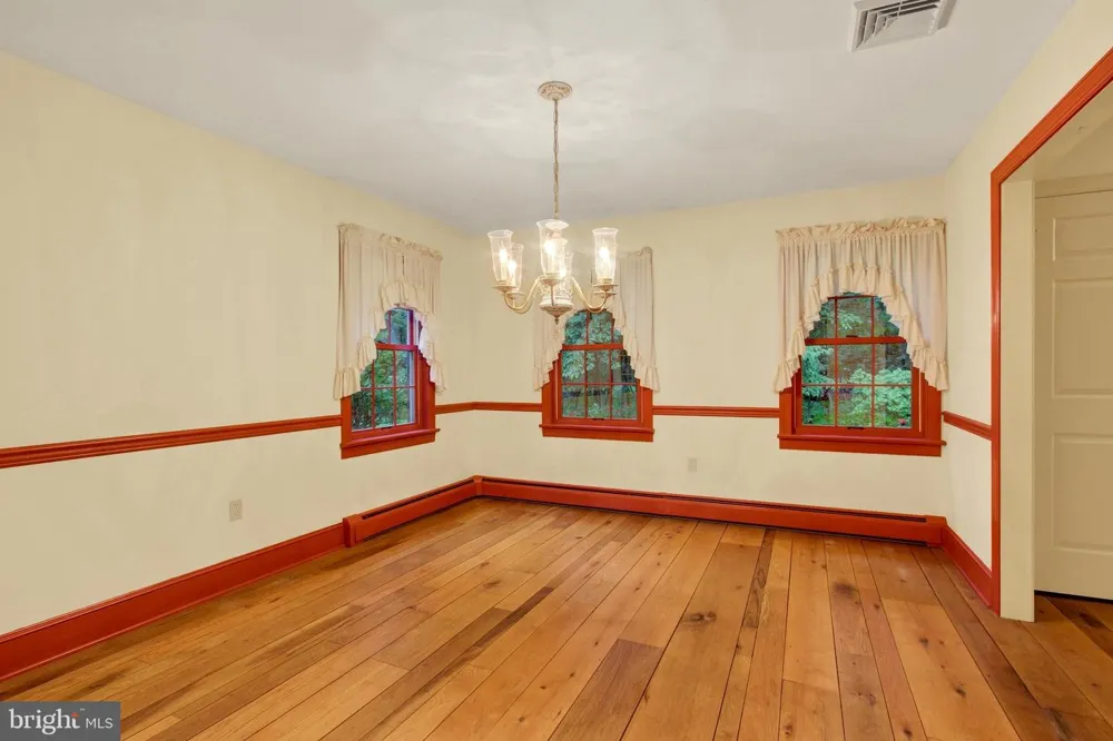 862 LAUREL WOODS LANE Hanover, PA 17331