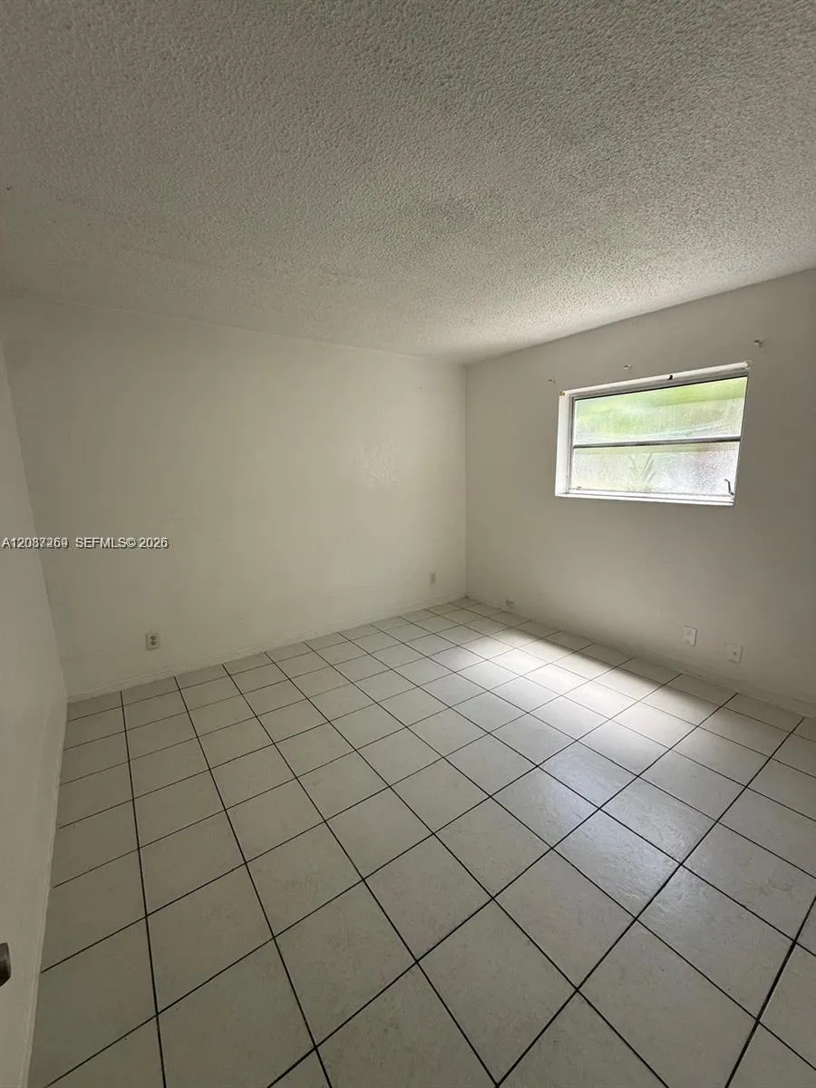 16851 NE 18th Ave #106 North Miami Beach, FL 33162