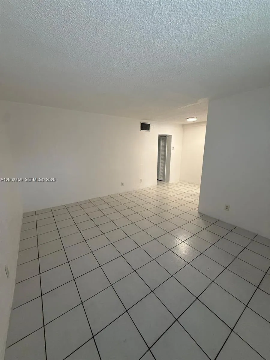 16851 NE 18th Ave #106 North Miami Beach, FL 33162
