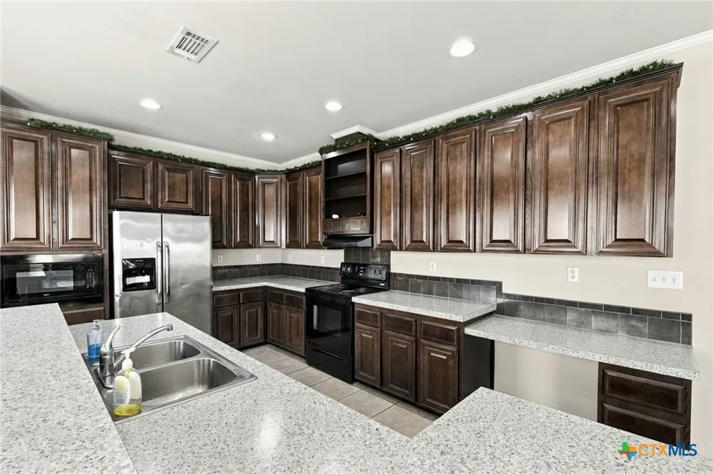 244 Heatherwood Drive #16 Driftwood, TX 78619