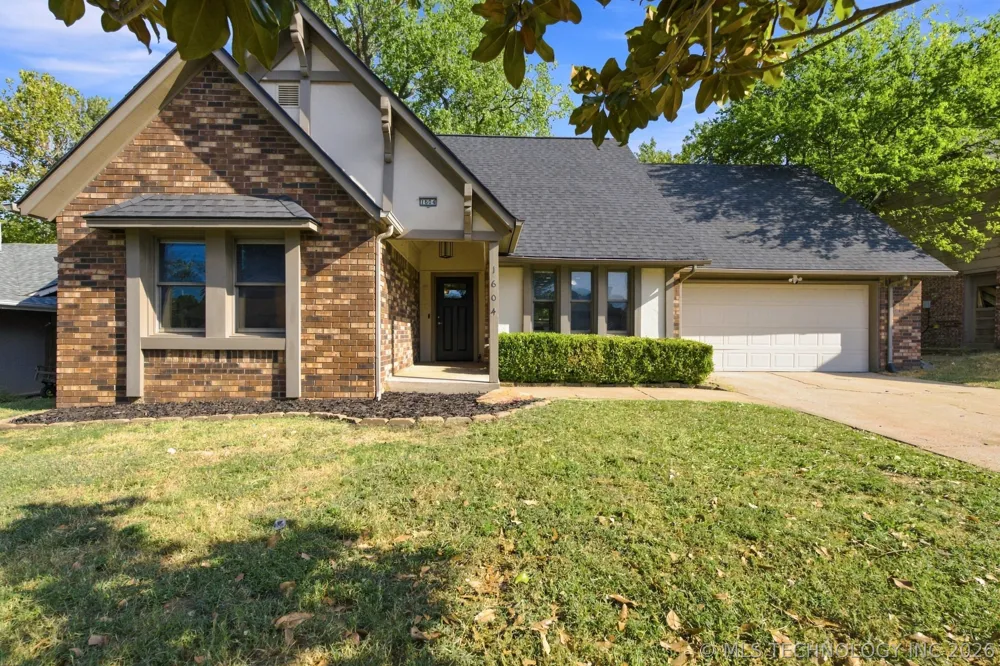 1604 W Pittsburg Street Broken Arrow, OK 74012