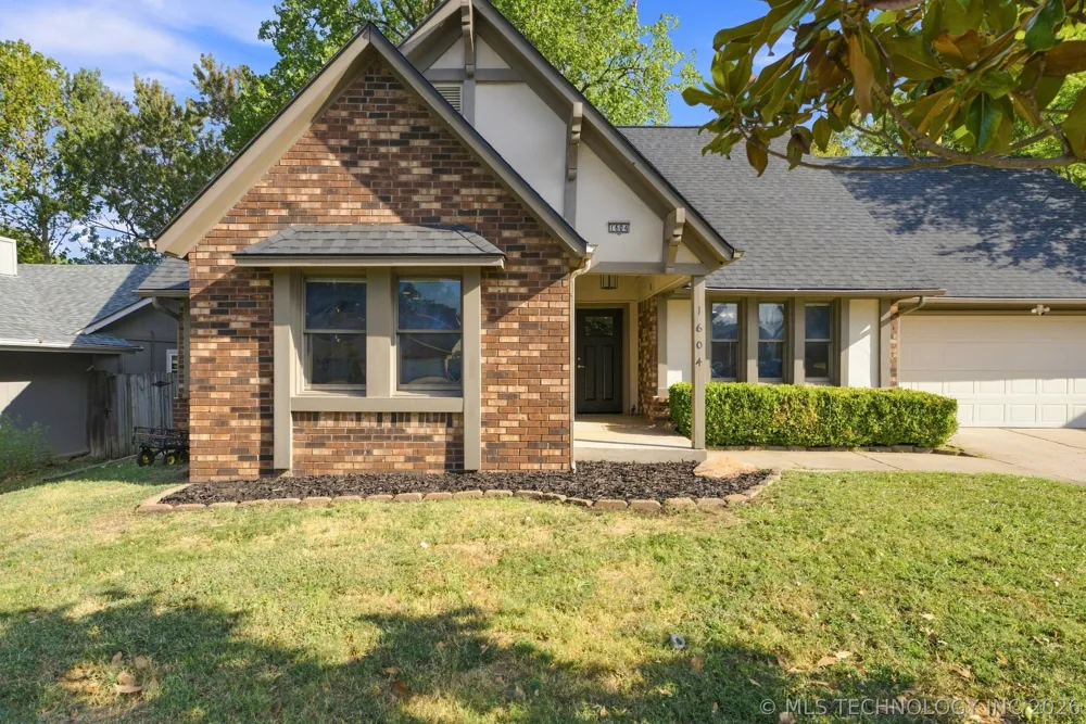1604 W Pittsburg Street Broken Arrow, OK 74012