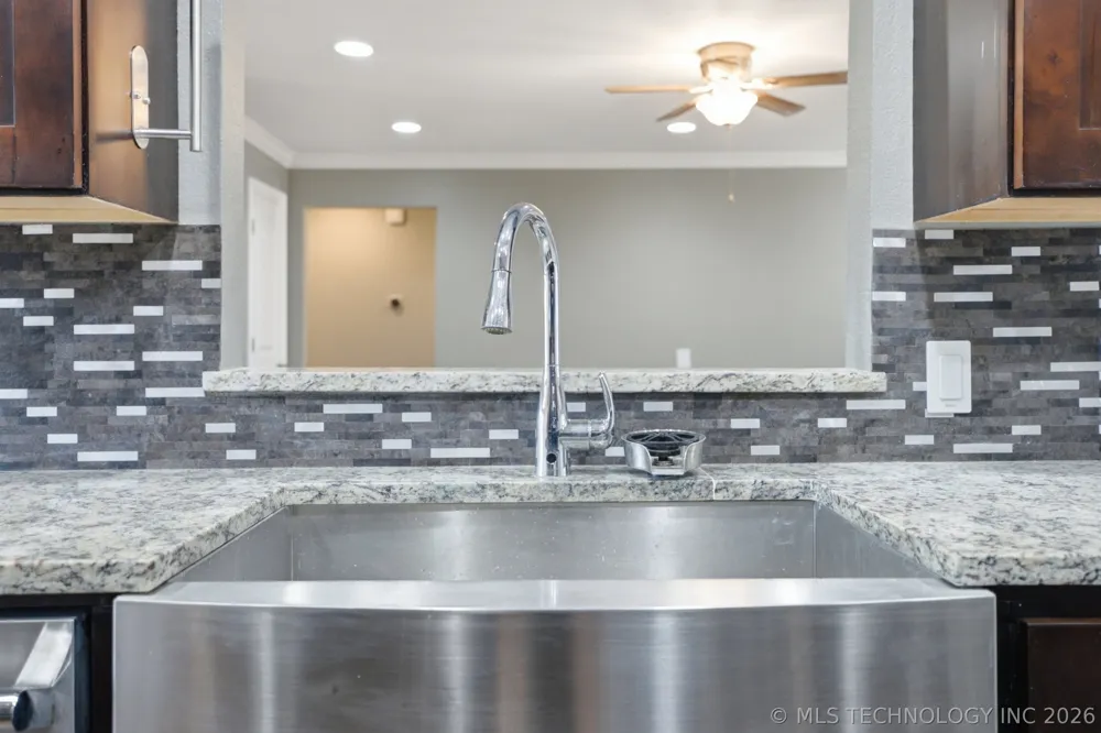 1604 W Pittsburg Street Broken Arrow, OK 74012