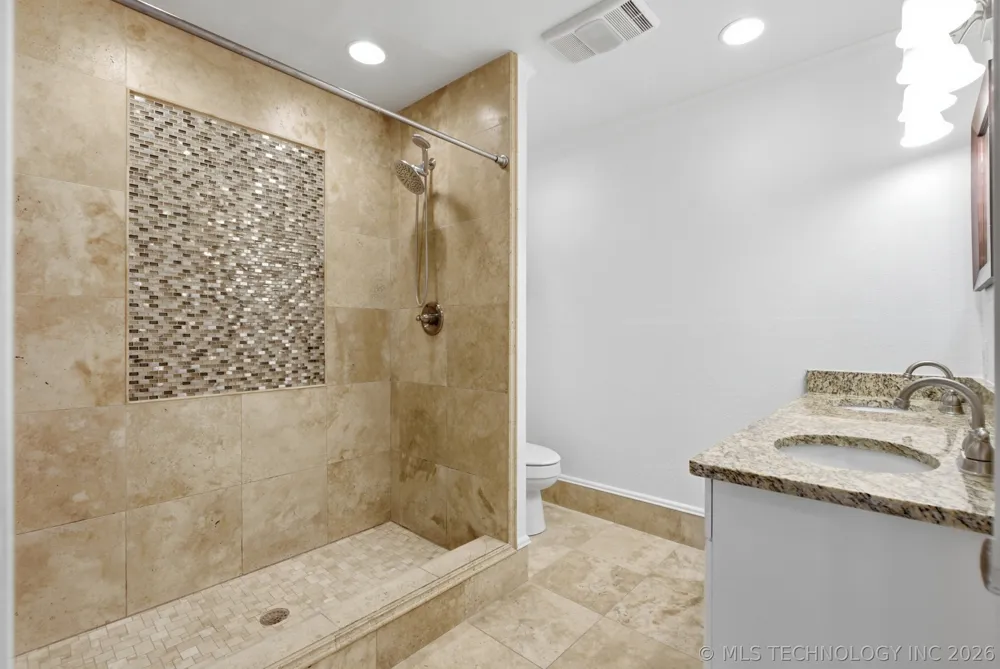 1604 W Pittsburg Street Broken Arrow, OK 74012