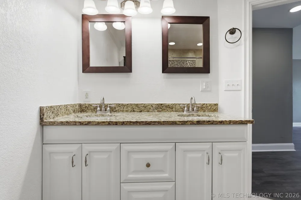 1604 W Pittsburg Street Broken Arrow, OK 74012