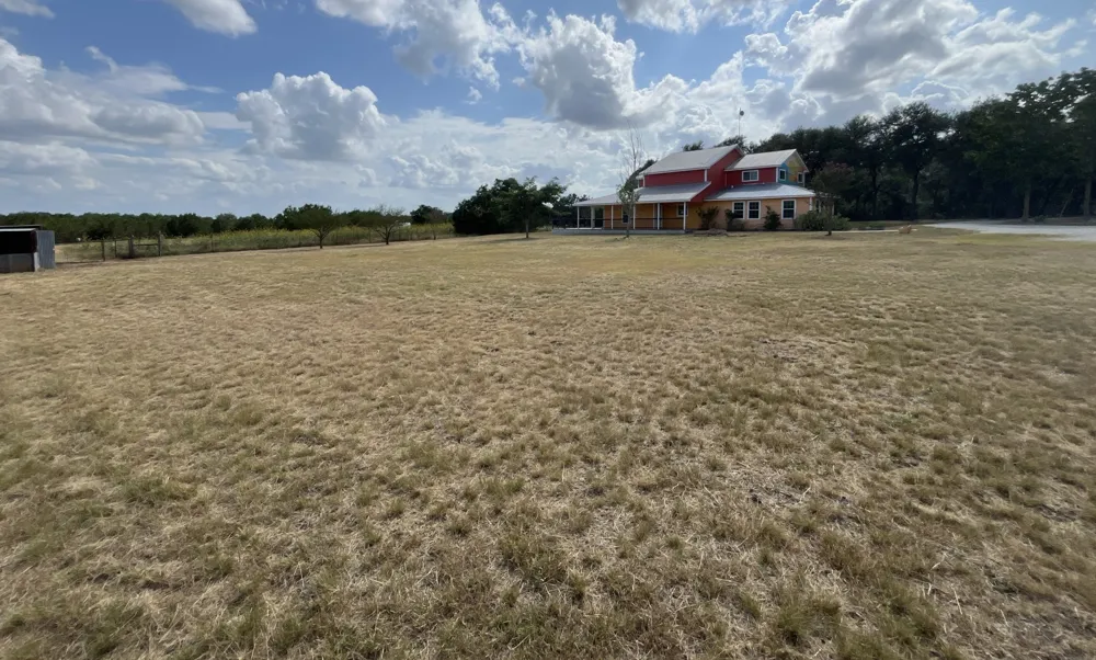 524 Rangeland Road Blanco, TX 78606