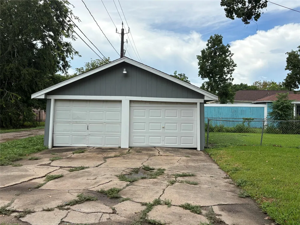 1603 W 8th Street Freeport, TX 77541
