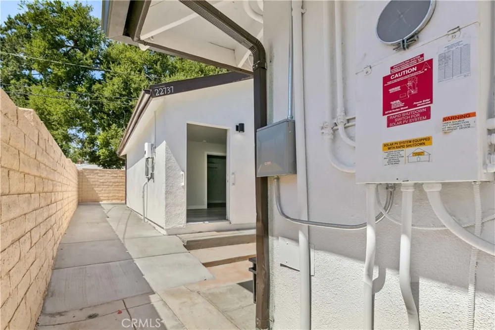 22737 Rodax West Hills, CA 91304