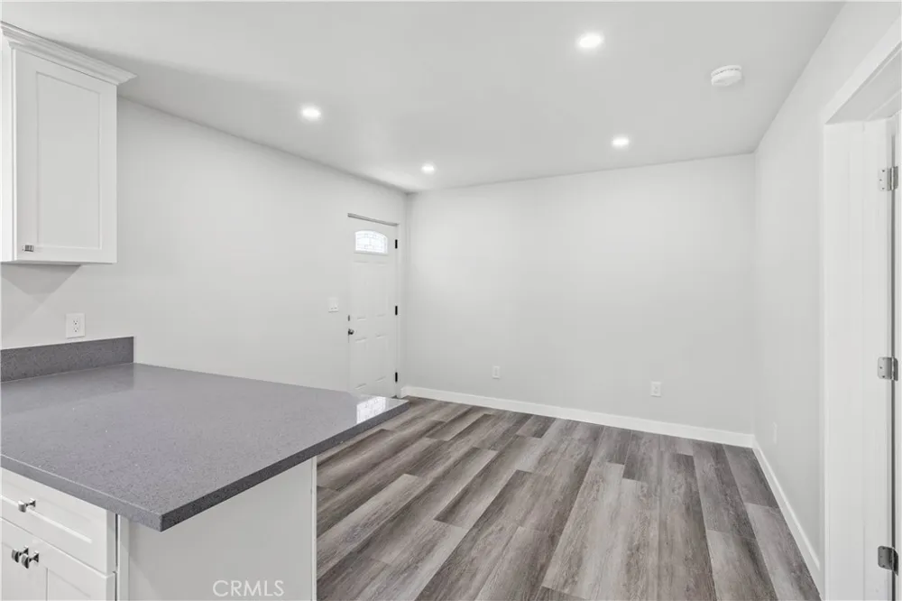 22737 Rodax West Hills, CA 91304