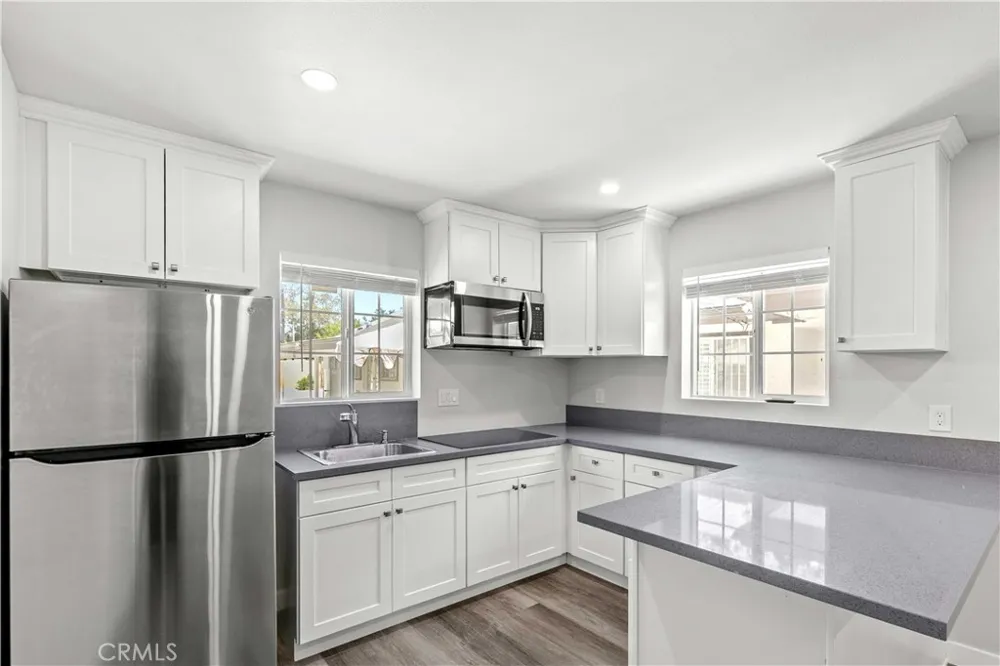 22737 Rodax West Hills, CA 91304