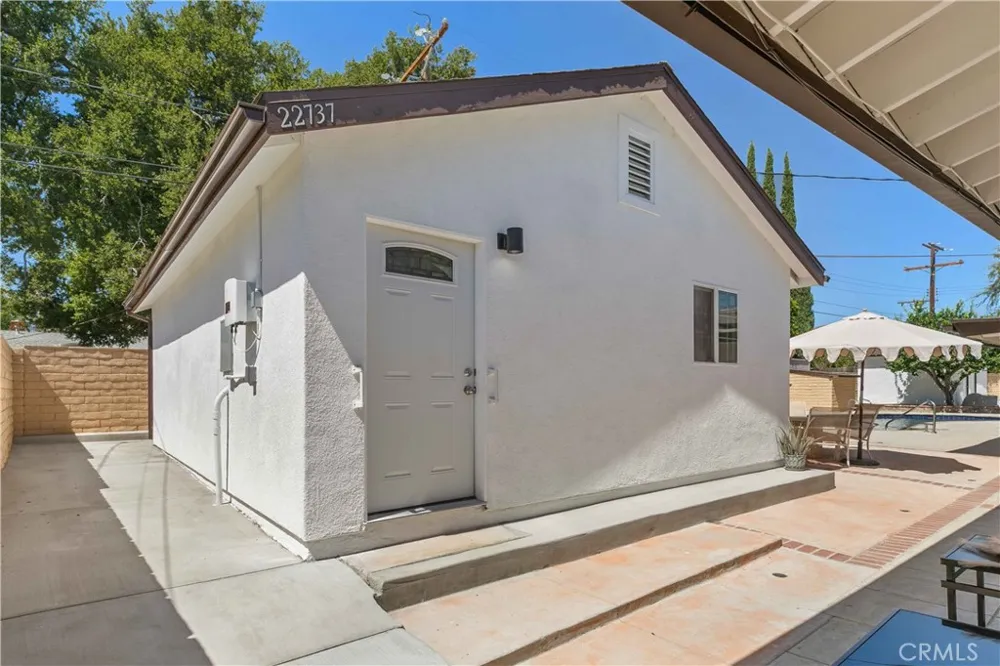 22737 Rodax West Hills, CA 91304