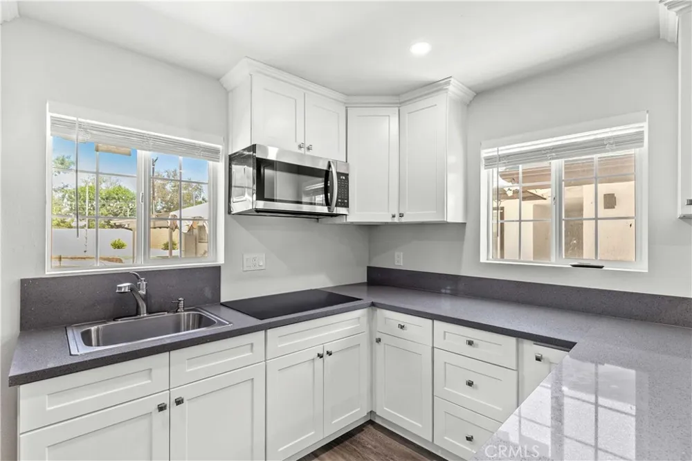 22737 Rodax West Hills, CA 91304
