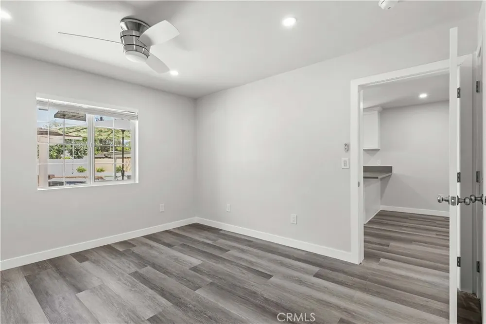 22737 Rodax West Hills, CA 91304