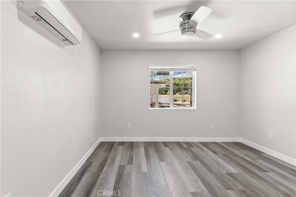 22737 Rodax West Hills, CA 91304