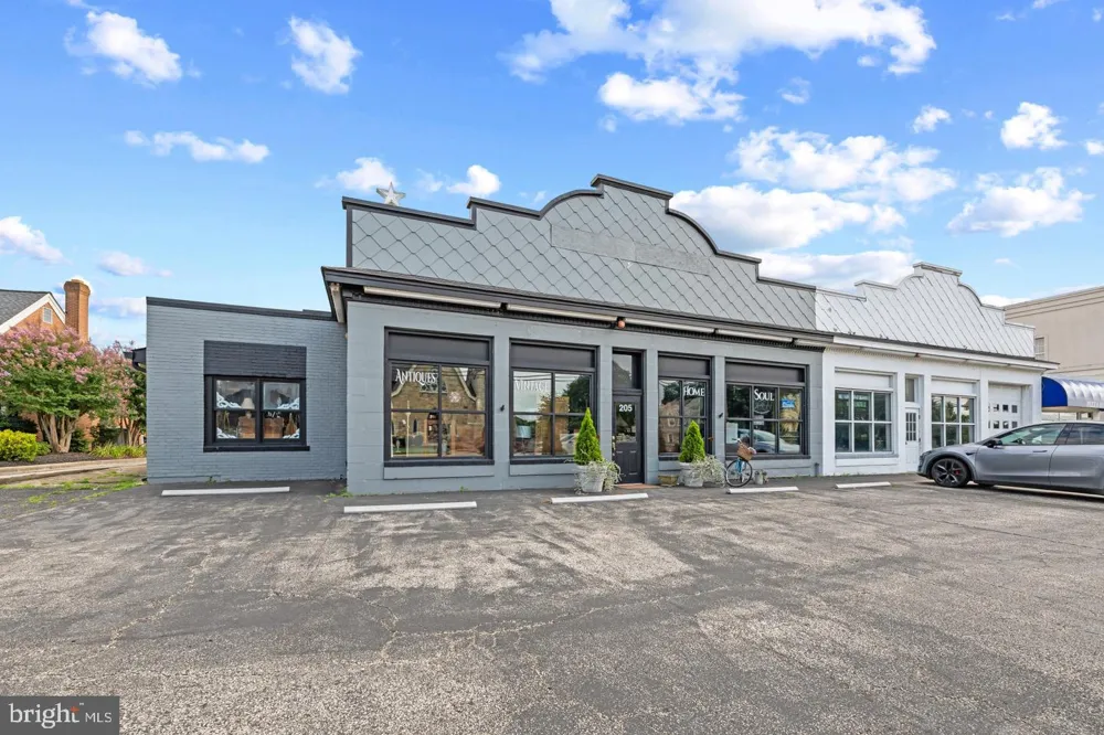 521 TWISTED TWIG LANE La Plata, MD 20646