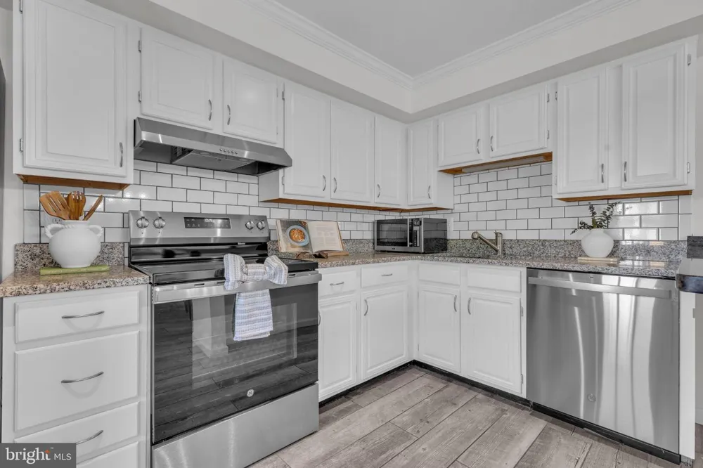 7980 TYSON OAKS CIRCLE Vienna, VA 22182