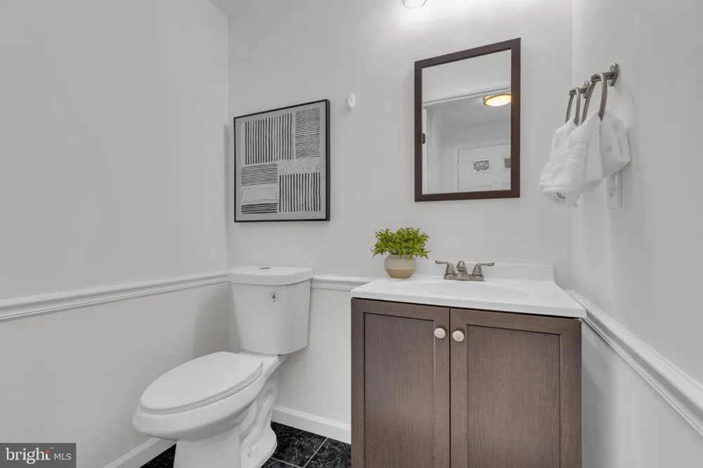 7980 TYSON OAKS CIRCLE Vienna, VA 22182