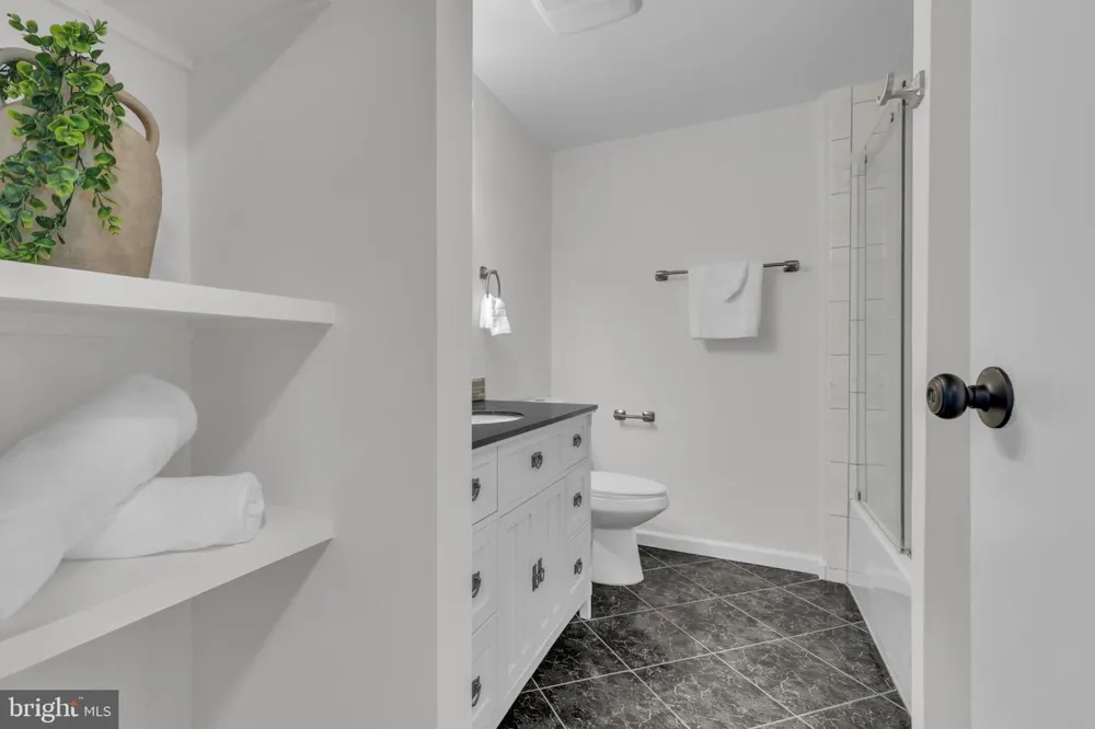 7980 TYSON OAKS CIRCLE Vienna, VA 22182