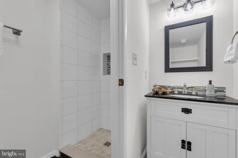 7980 TYSON OAKS CIRCLE Vienna, VA 22182