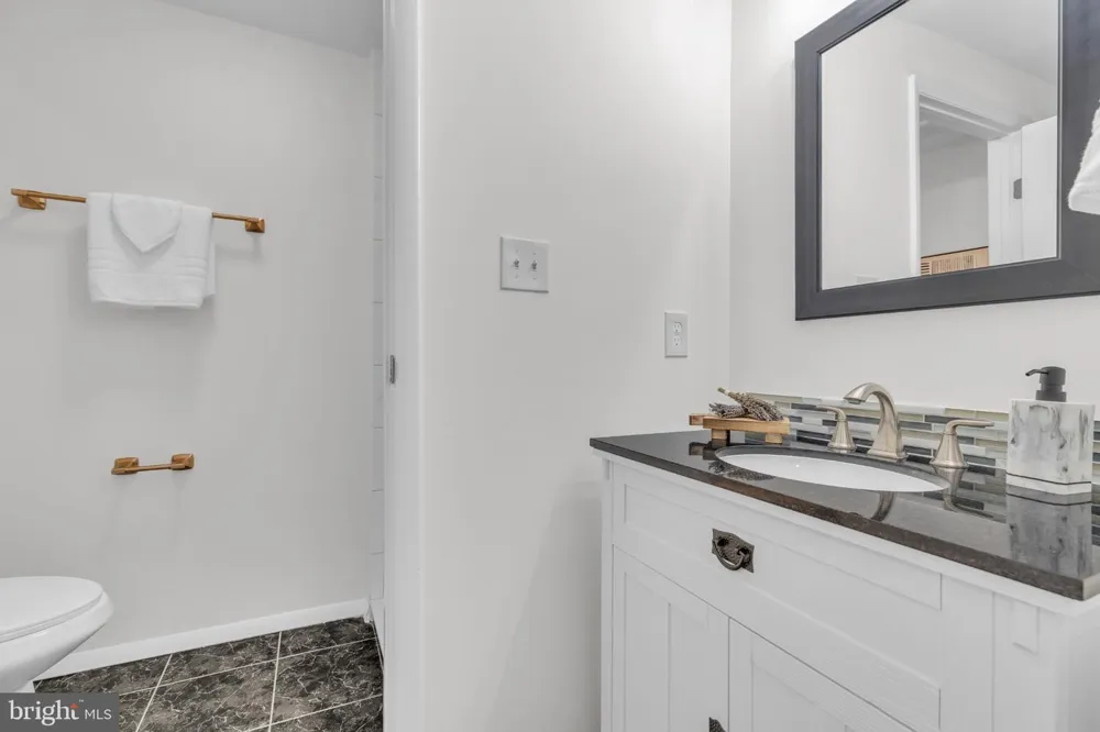 7980 TYSON OAKS CIRCLE Vienna, VA 22182