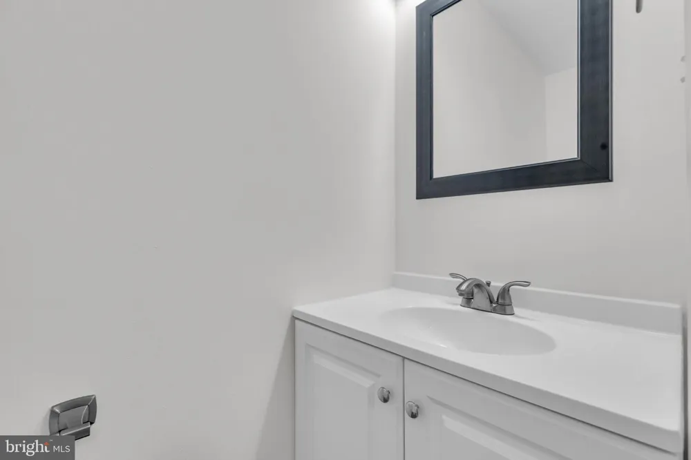 7980 TYSON OAKS CIRCLE Vienna, VA 22182