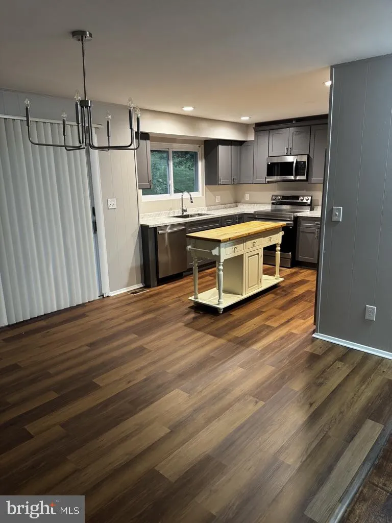 6831 NASHVILLE ROAD Lanham, MD 20706