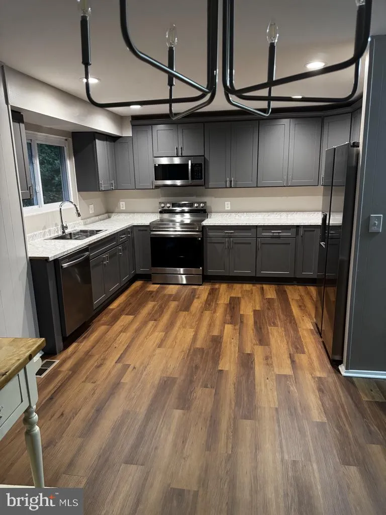 6831 NASHVILLE ROAD Lanham, MD 20706